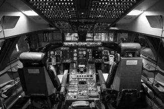 black-and-white-electronic-devices-3469825.jpg
